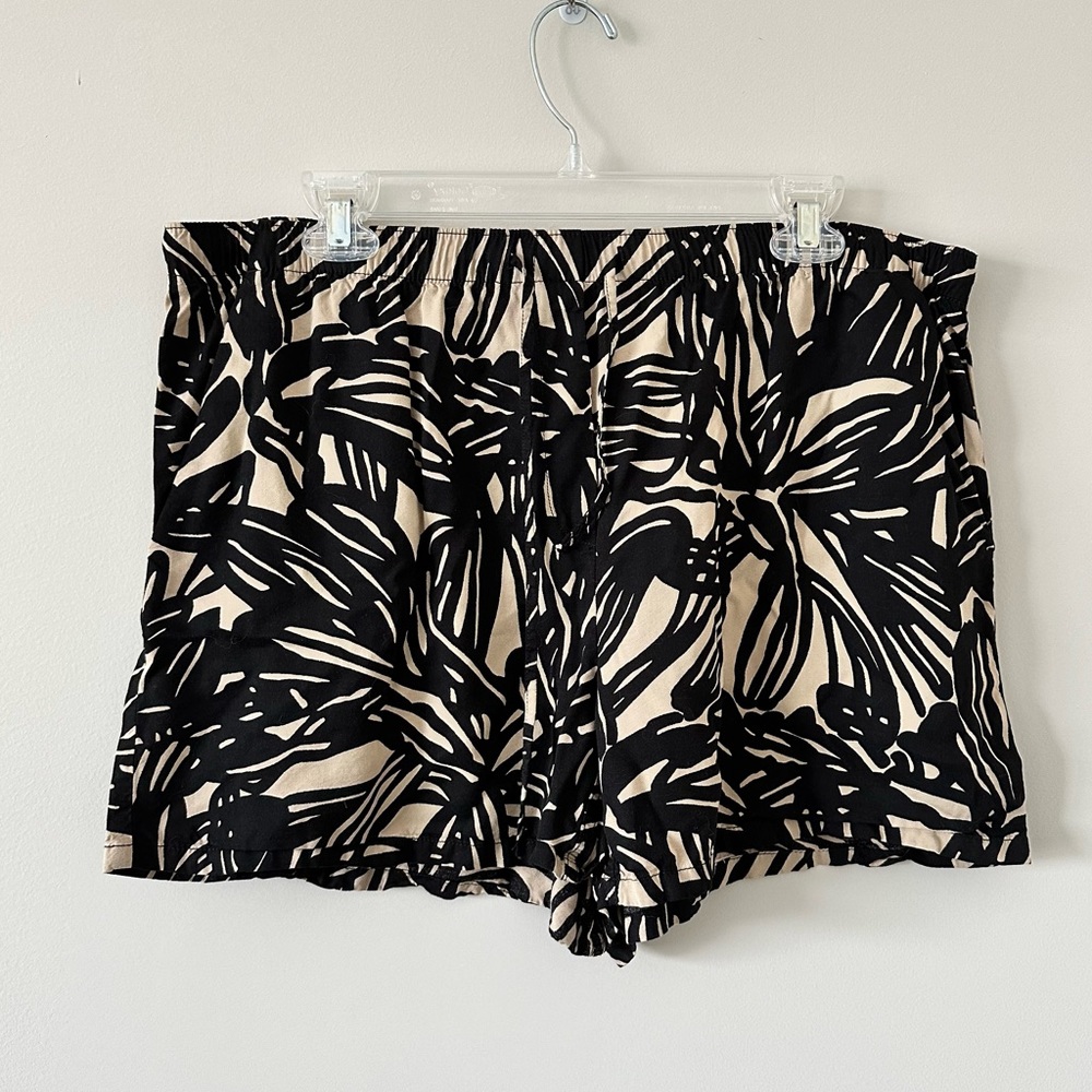 Gap tropical shorts